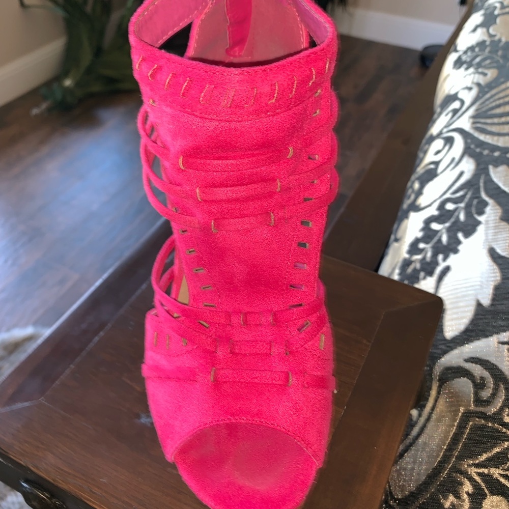 Hot pink fushia suede wedges.